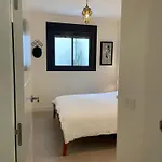 Private Garden Retreat With Pool, Walk To * Нерха