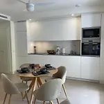 Private Garden Retreat With Pool, Walk To Апартаменты Нерха