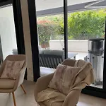 Апартаменты Private Garden Retreat With Pool, Walk To Нерха