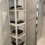 Апартаменты Private Garden Retreat With Pool, Walk To