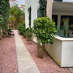 Private Garden Retreat With Pool, Walk To Апартаменты Нерха