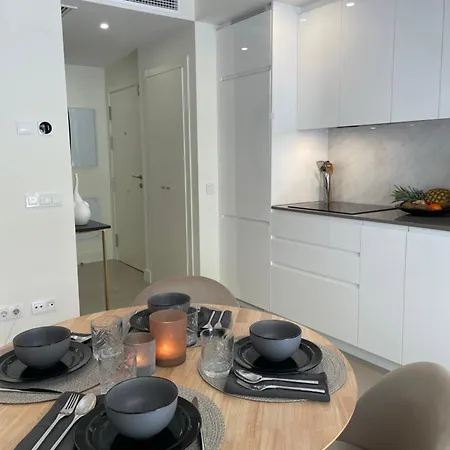Appartement Private Garden Retreat With Pool, Walk To Nerja