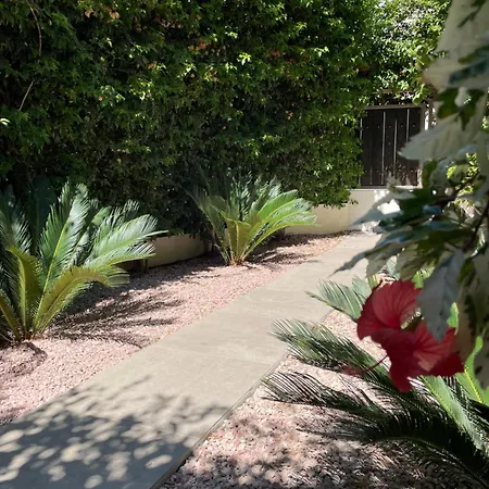 Appartement Private Garden Retreat With Pool, Walk To *