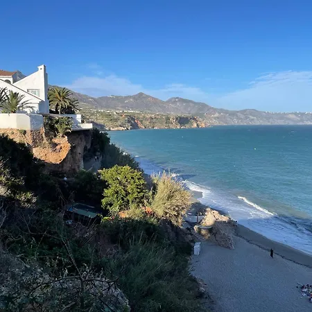 Private Garden Retreat With Pool, Walk To Appartement Nerja