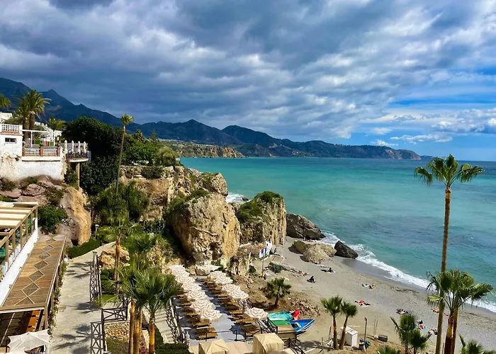 Private Garden Retreat With Pool, Walk To Appartement *