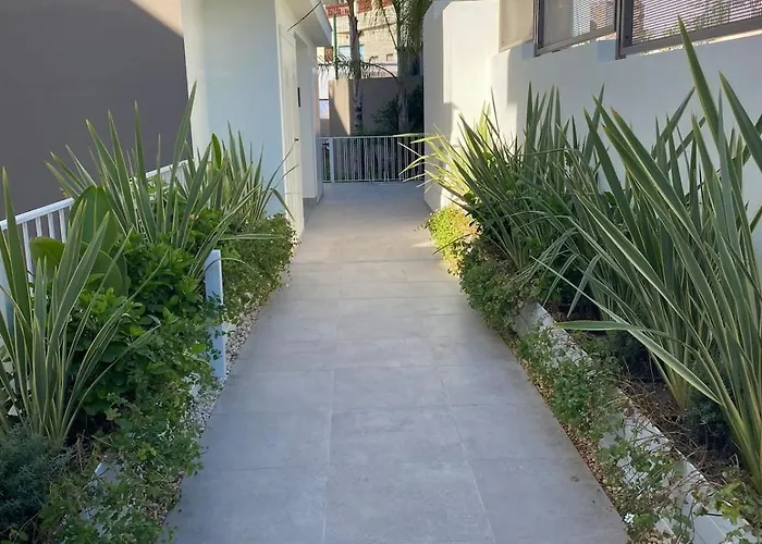 Appartement Private Garden Retreat With Pool, Walk To Nerja