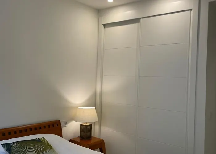 Appartement Private Garden Retreat With Pool, Walk To *