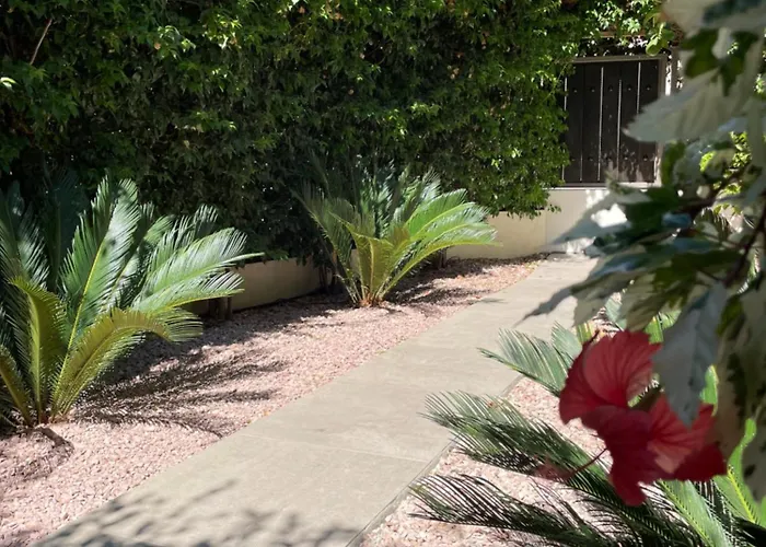 Appartement Private Garden Retreat With Pool, Walk To *