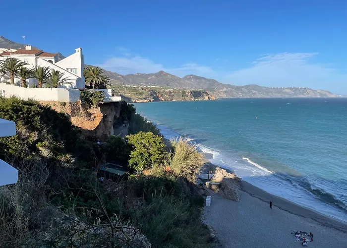 Private Garden Retreat With Pool, Walk To Appartement Nerja